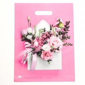 Розовый пакет с цветочным принтом и вырубной ручкой (40х31 см) - Сима-Ленд - купить с доставкой в Йошкар-Оле