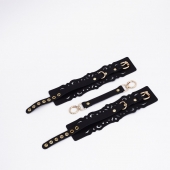 Черный кожаные оковы с узорами и золотистой фурнитурой - Crazy Handmade - купить с доставкой в Йошкар-Оле